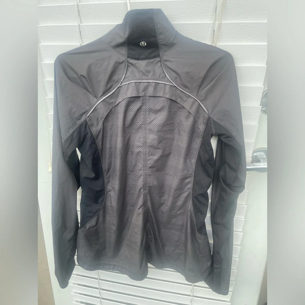 Lululemon Jacket - Picture 4 of 7